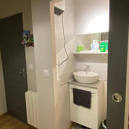 En Rez-de-chausse, De 21m 2 Apartment Beauvais