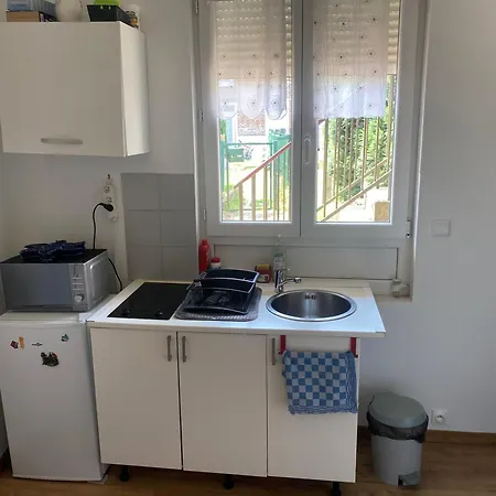 En Rez-de-chausse, De 21m 2 Apartment *