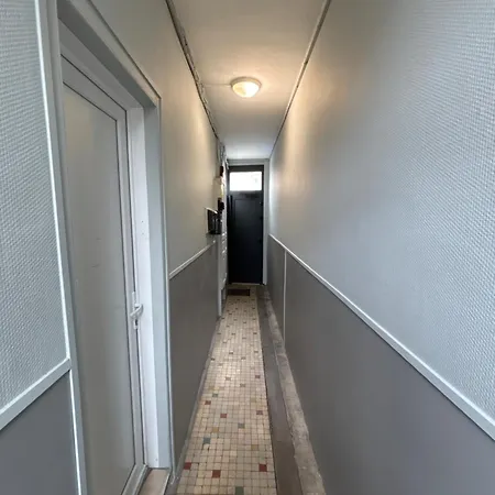 En Rez-de-chausse, De 21m 2 בווה
